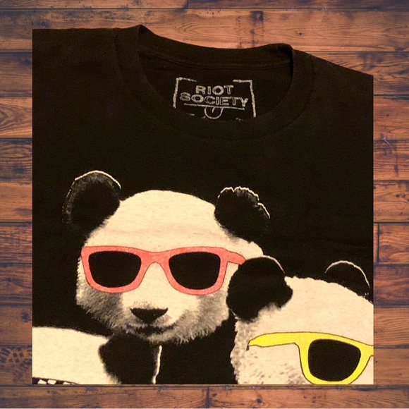Colorful Rainbow Pandas Scene Emo Y2K Kid Etnies DC Shirt Zumiez Spencer’s - Picture 4 of 5